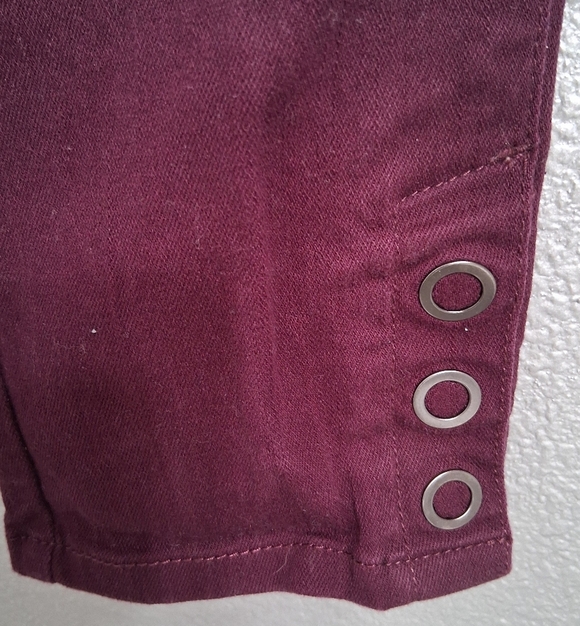 Chicos Girlfriend Slim Leg Ankle In Plum Size 00 - Picture 6 of 11